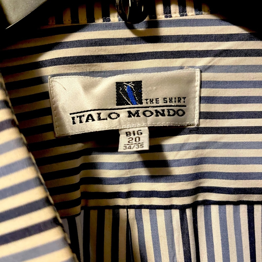 The Shirt by Italy Mondo, good condition, casual or dress